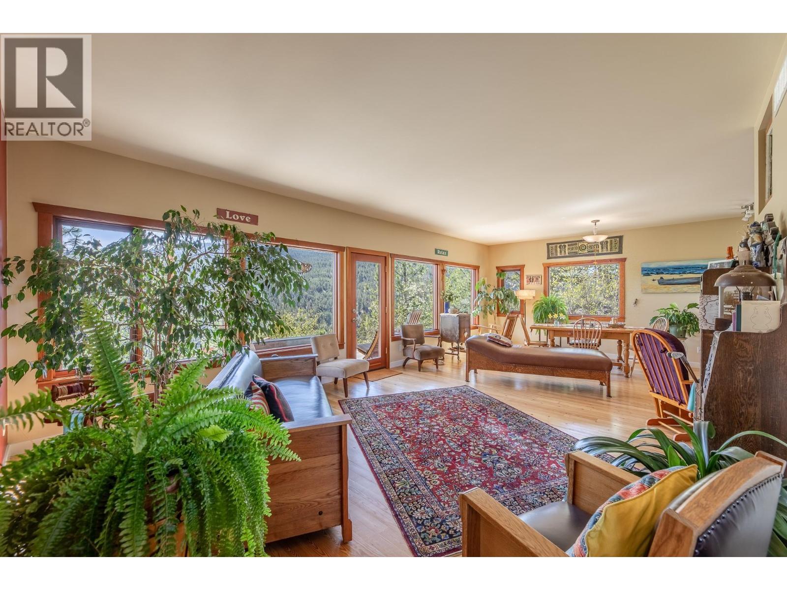  8105 Princeton - Summerland Road, Summerland