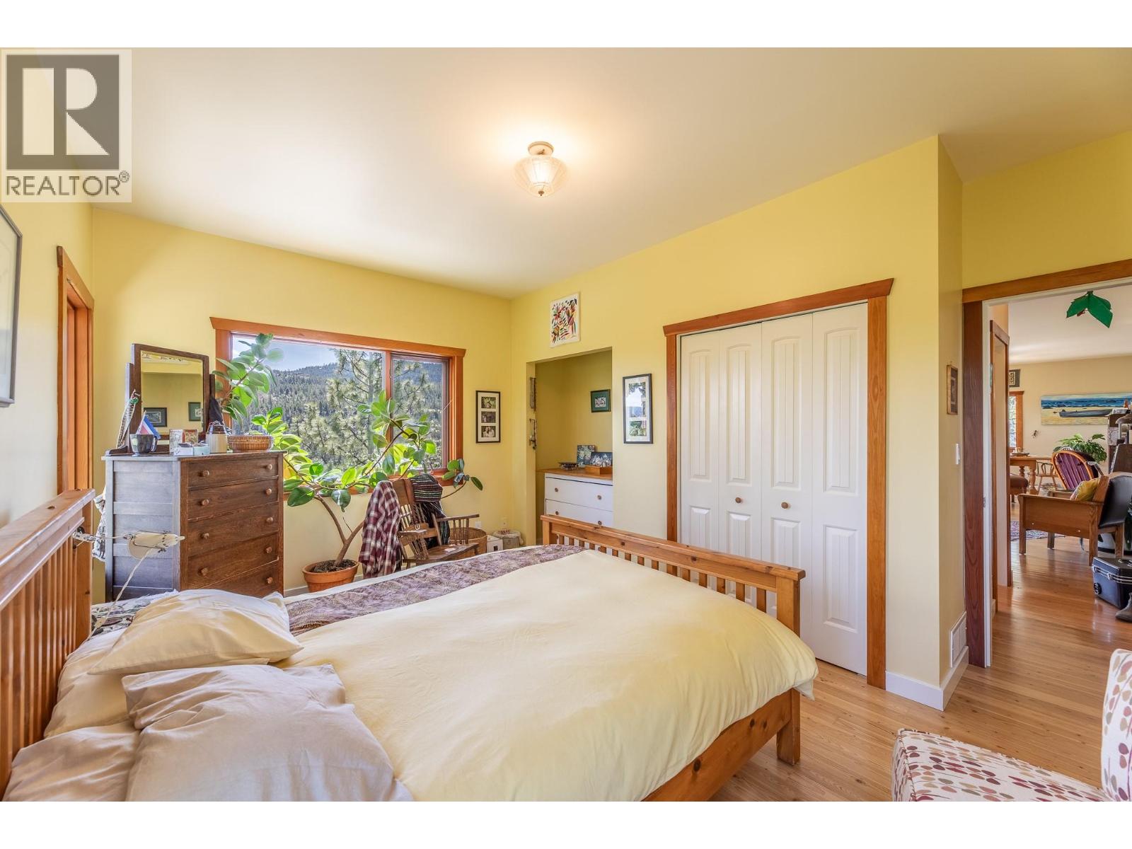  8105 Princeton - Summerland Road, Summerland