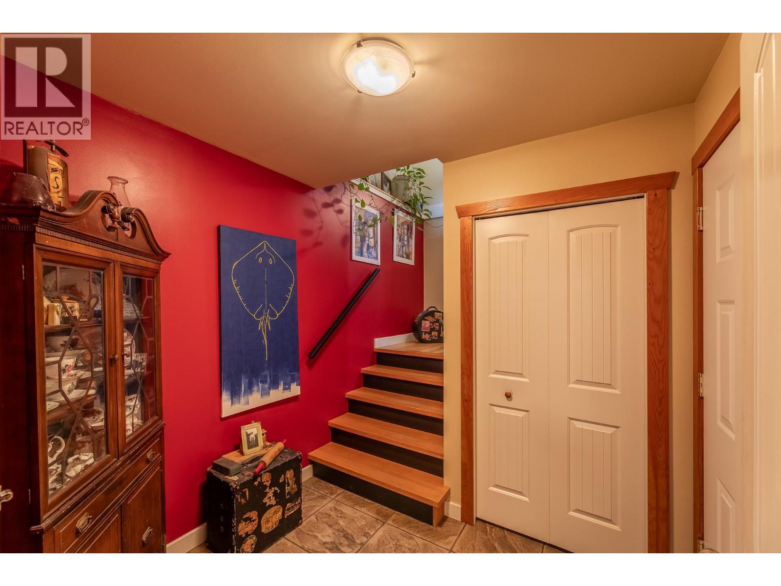  8105 Princeton - Summerland Road, Summerland