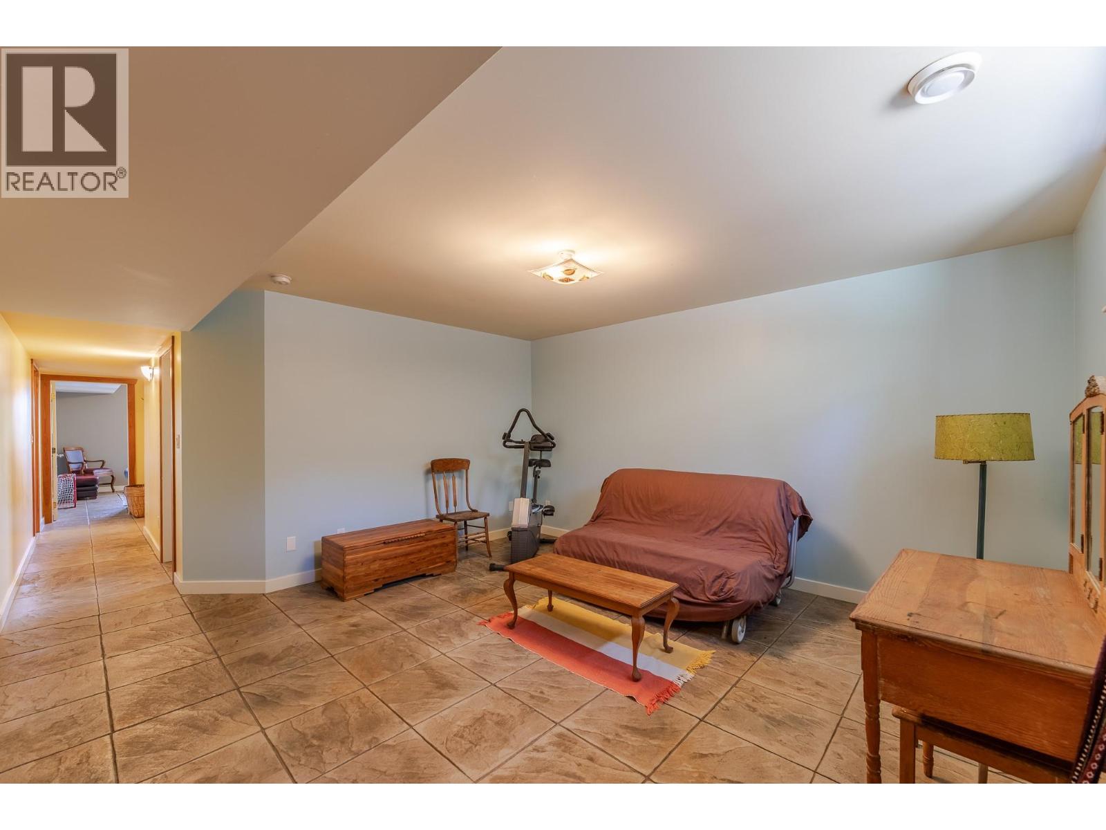  8105 Princeton - Summerland Road, Summerland