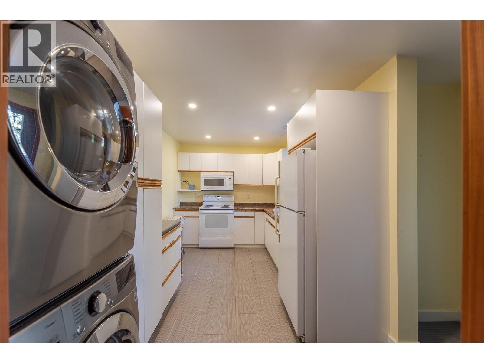  8105 Princeton - Summerland Road, Summerland