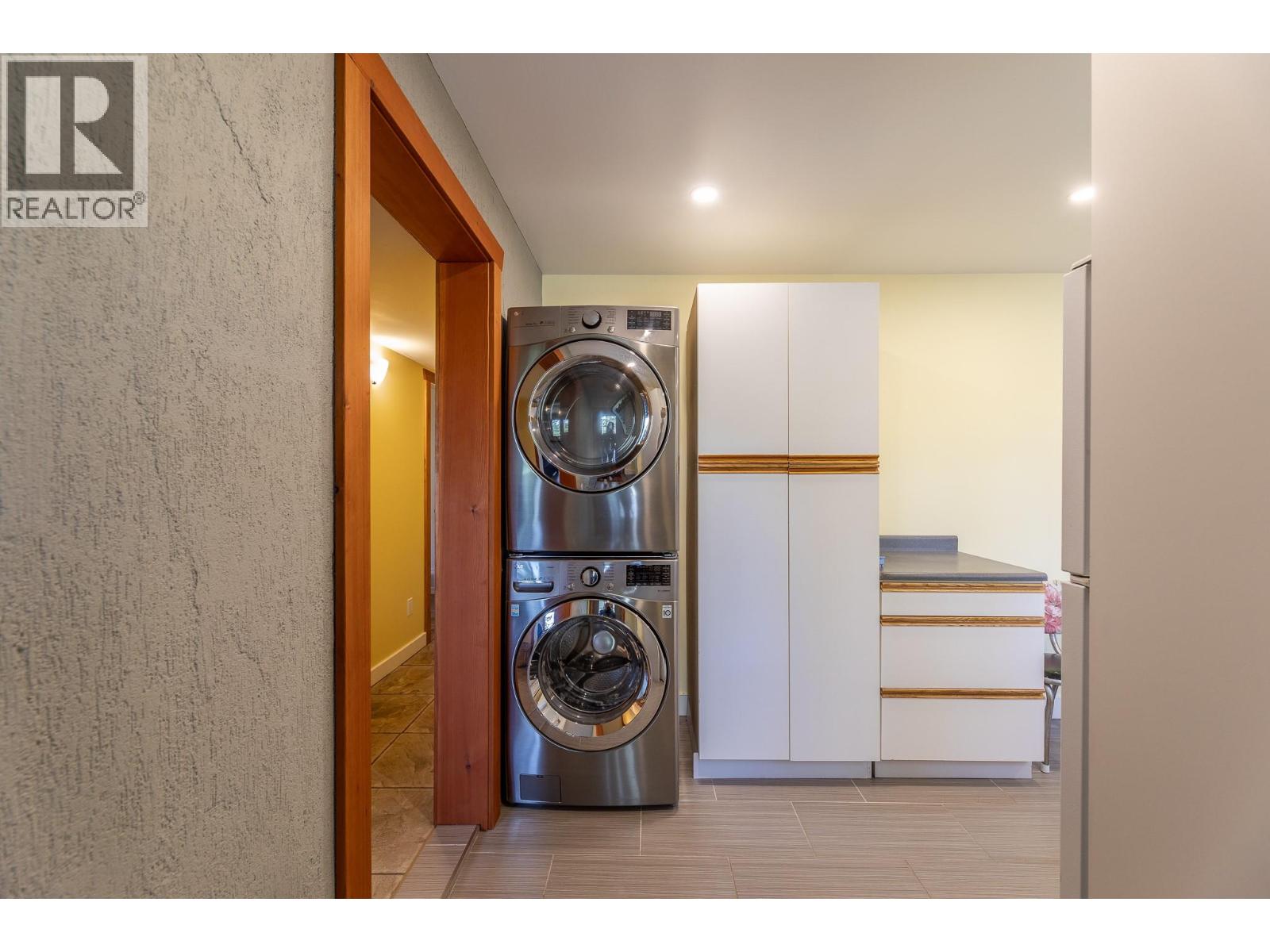  8105 Princeton - Summerland Road, Summerland