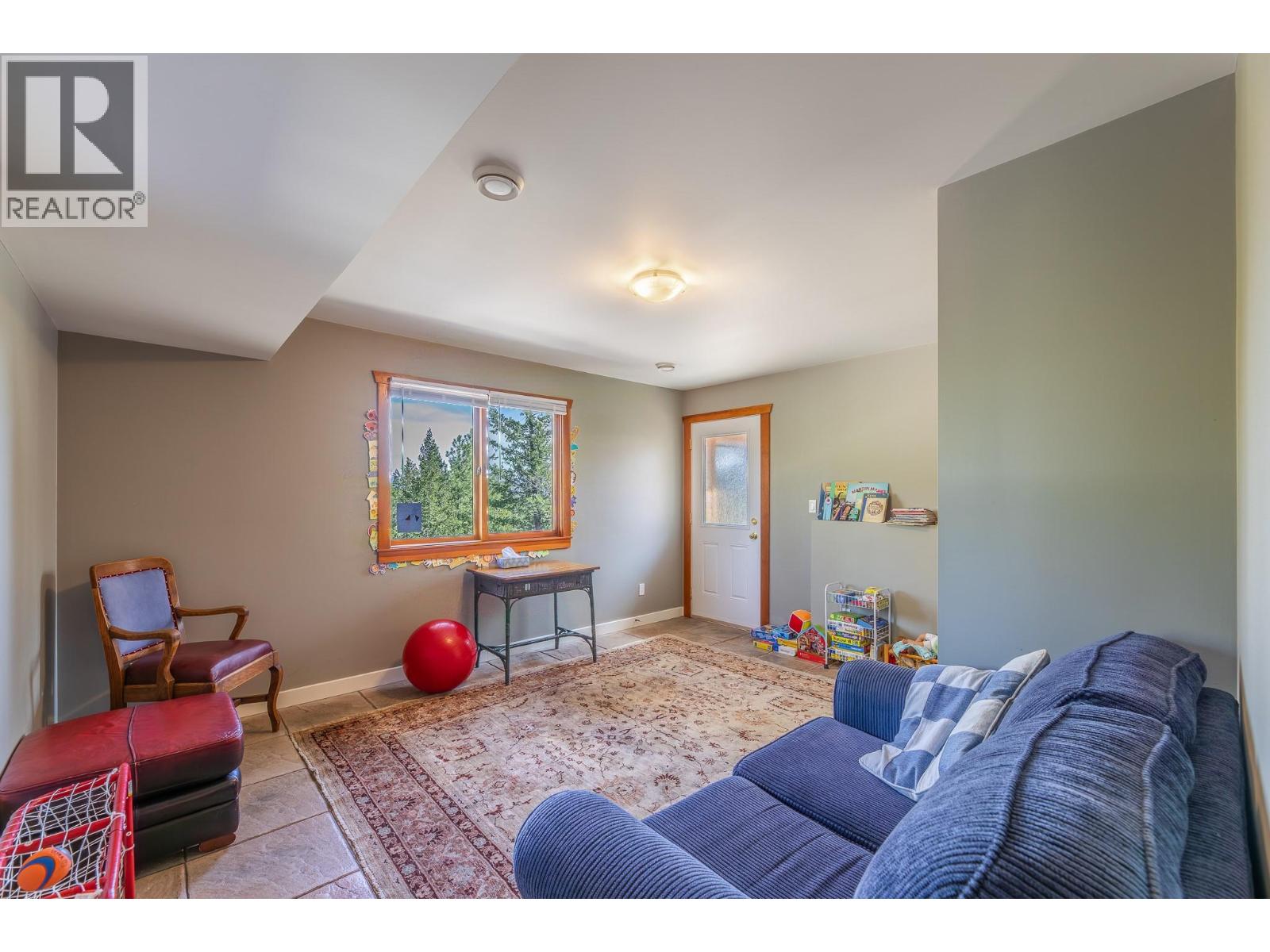  8105 Princeton - Summerland Road, Summerland