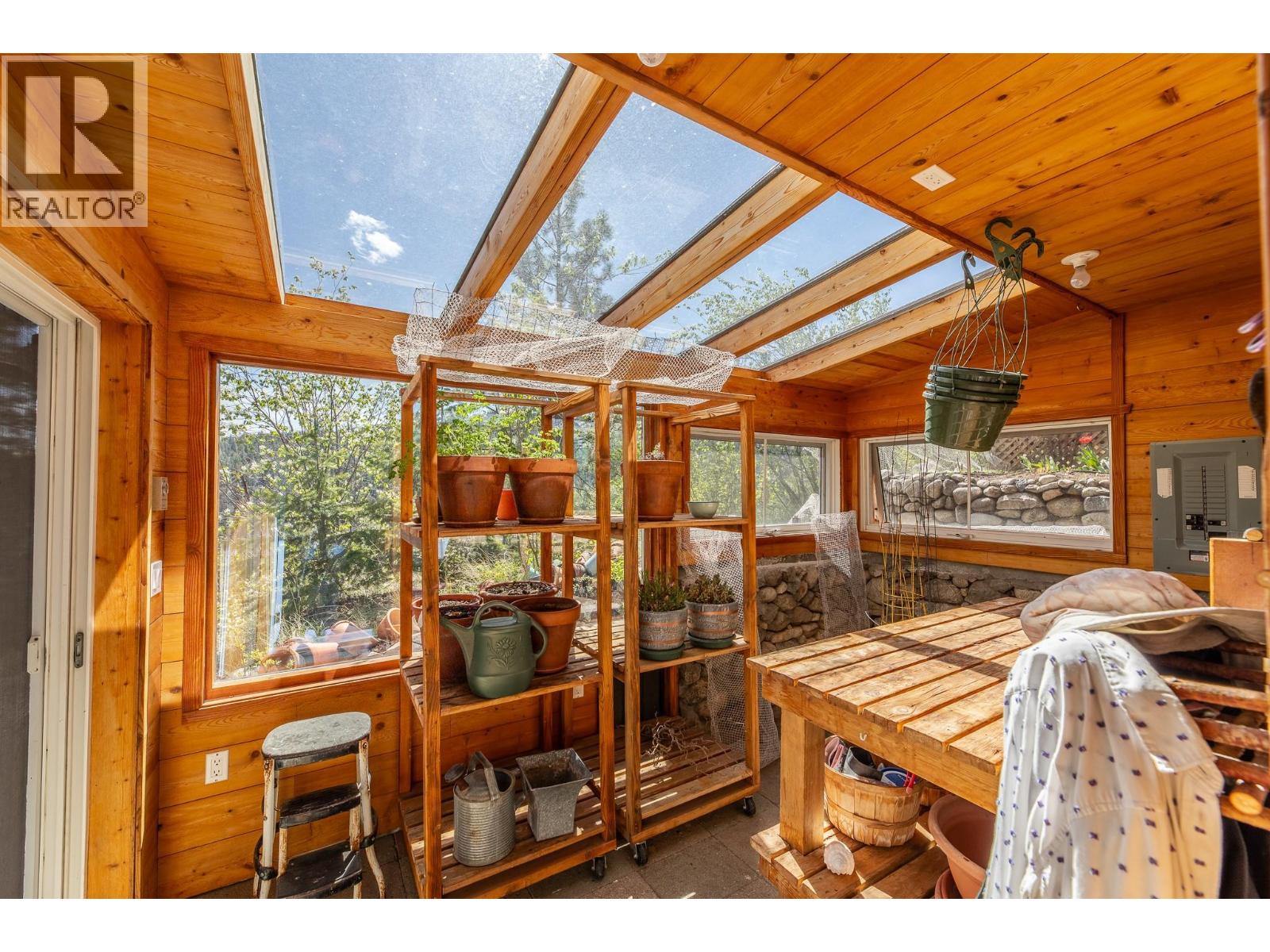  8105 Princeton - Summerland Road, Summerland