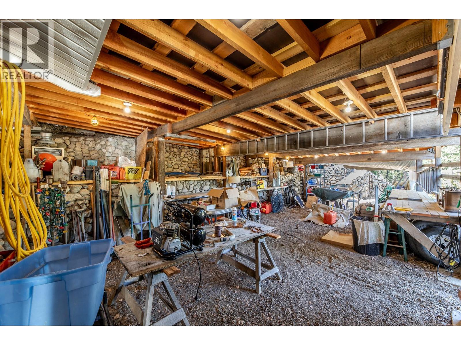  8105 Princeton - Summerland Road, Summerland