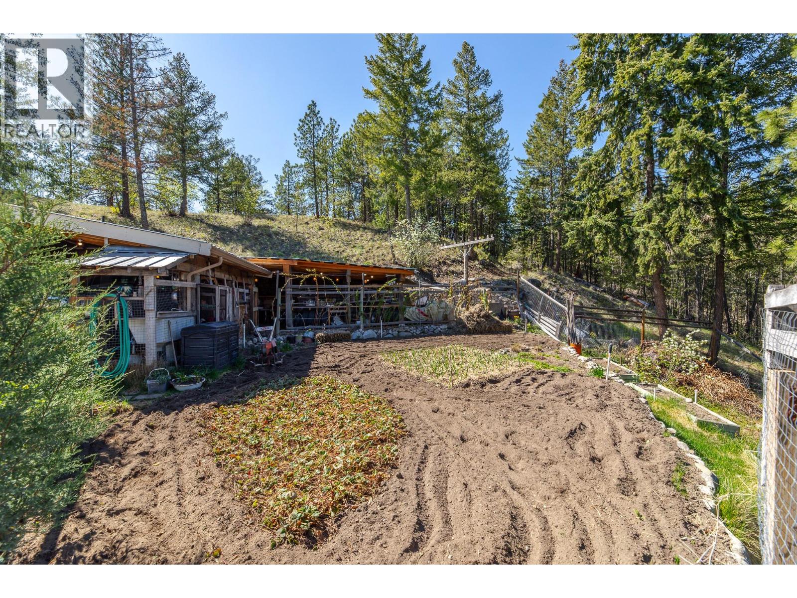  8105 Princeton - Summerland Road, Summerland