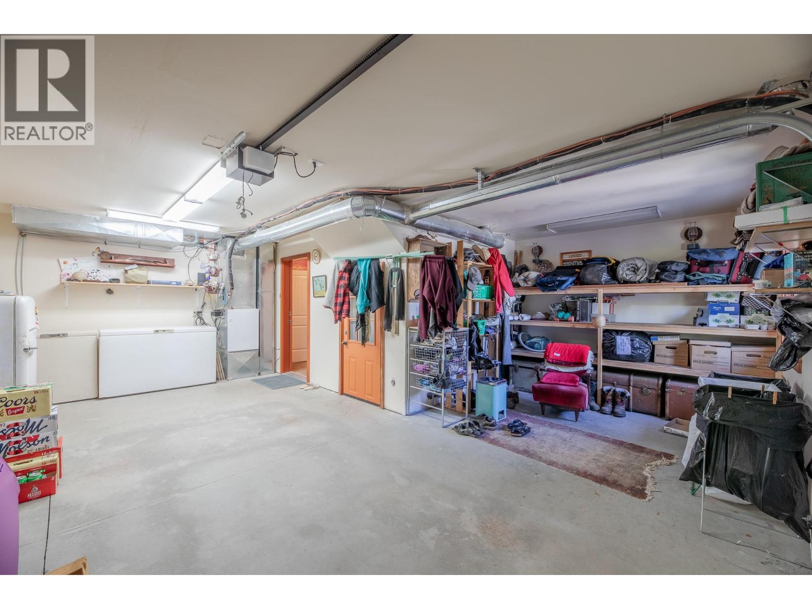  8105 Princeton - Summerland Road, Summerland