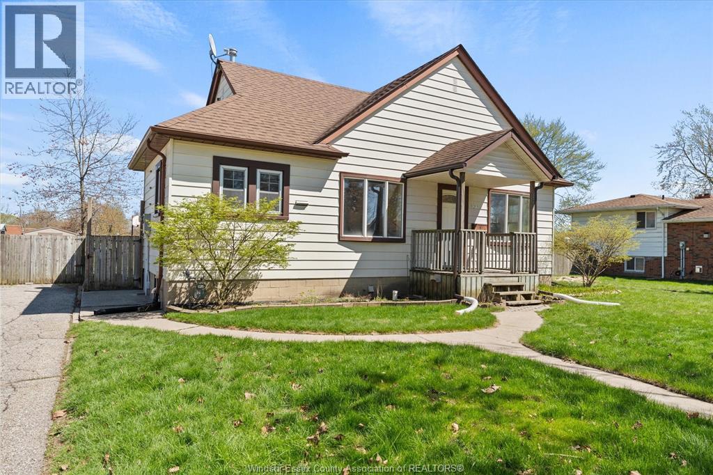 127 BALACLAVA STREET South, Amherstburg, Ontario, N9V2G7 — Photo 2