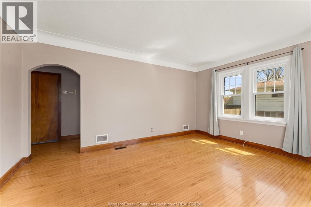 127 BALACLAVA STREET South, Amherstburg, Ontario, N9V2G7 — Photo 5