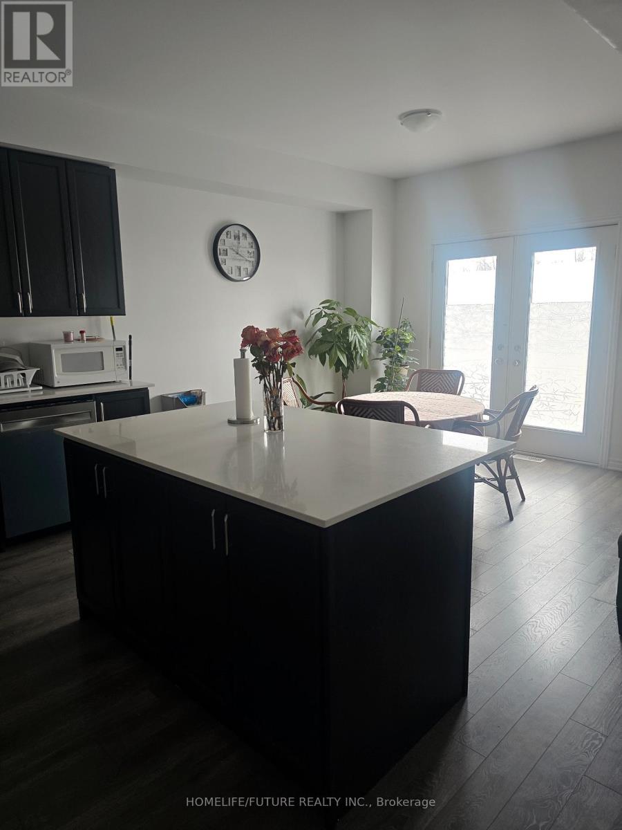 20 LINCOLN DRIVE - 16