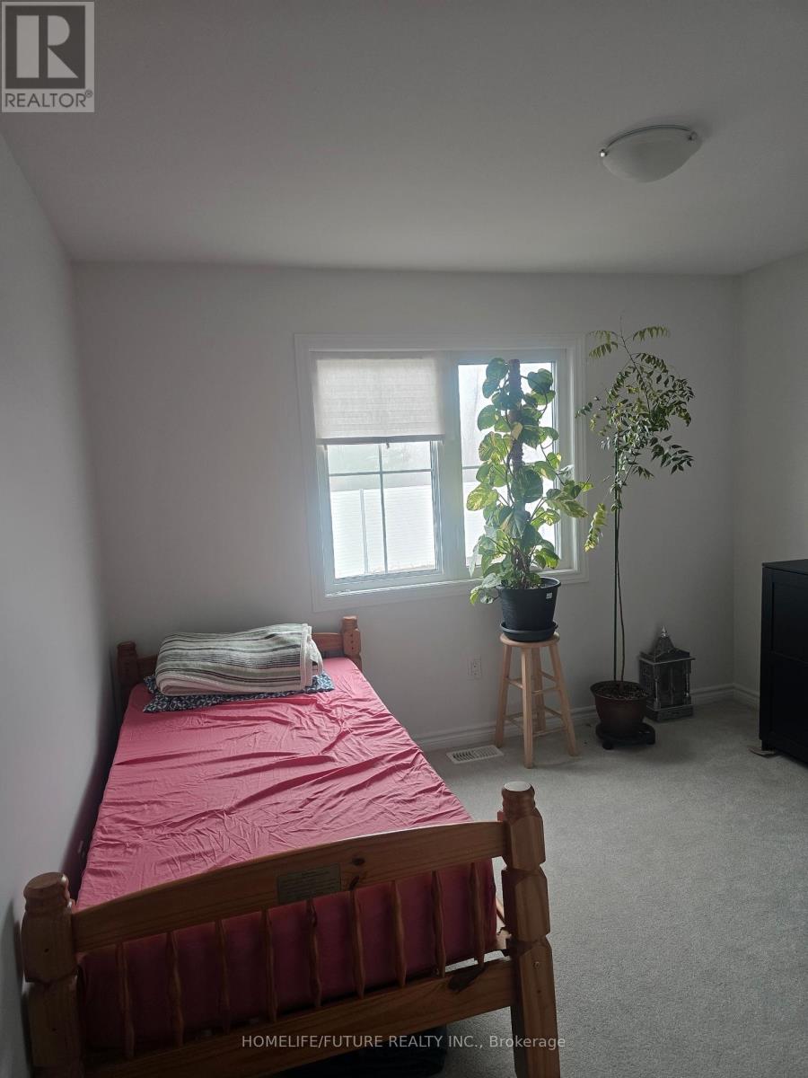 20 LINCOLN DRIVE - 4