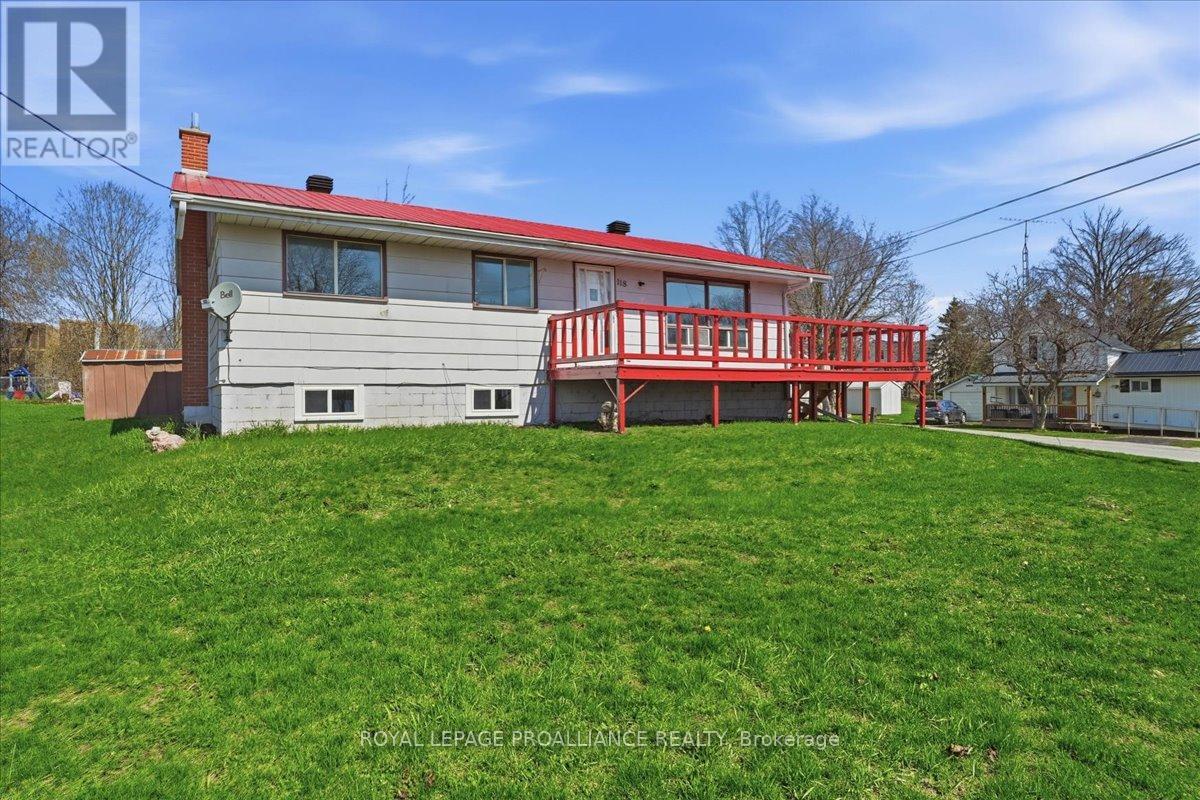 118 RIVER STREET E - 1