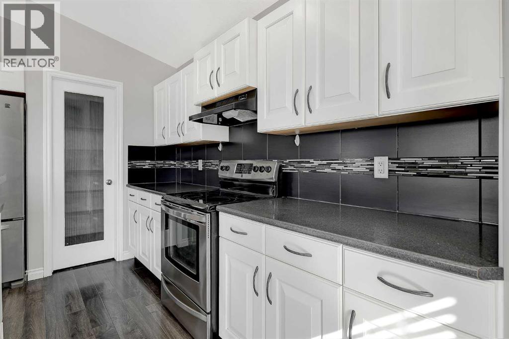 12701 105 — photo 10