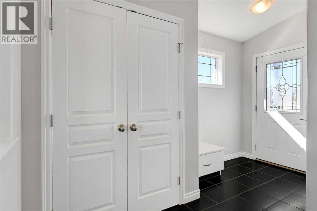 12701 105 — photo 2
