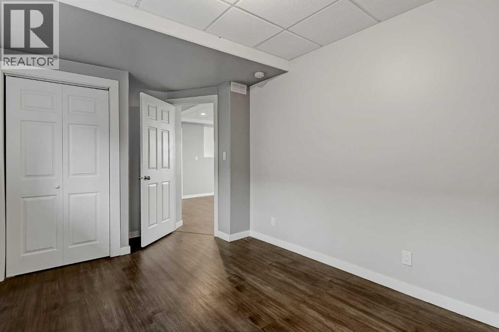 12701 105 — photo 23