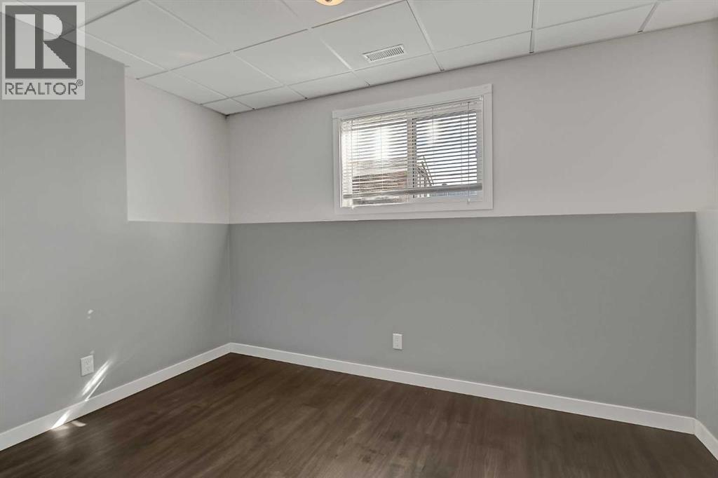 12701 105 — photo 26