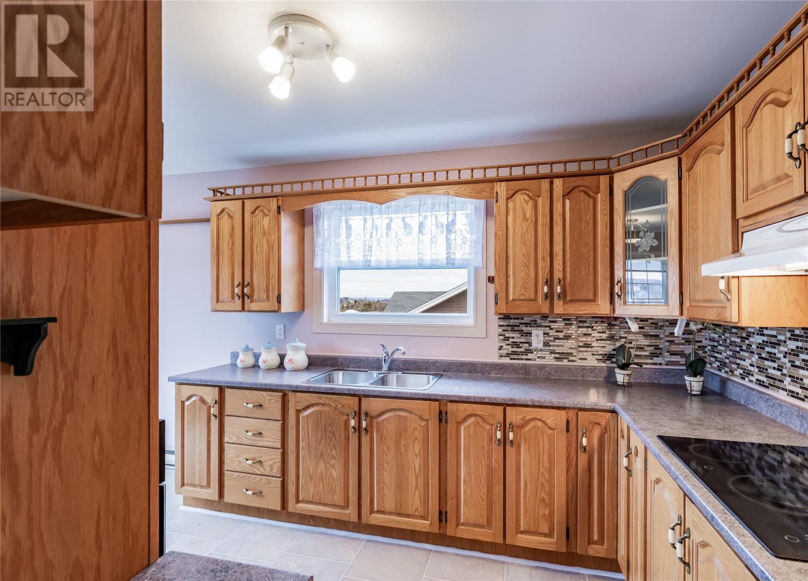 15 Greslet Place — photo 9