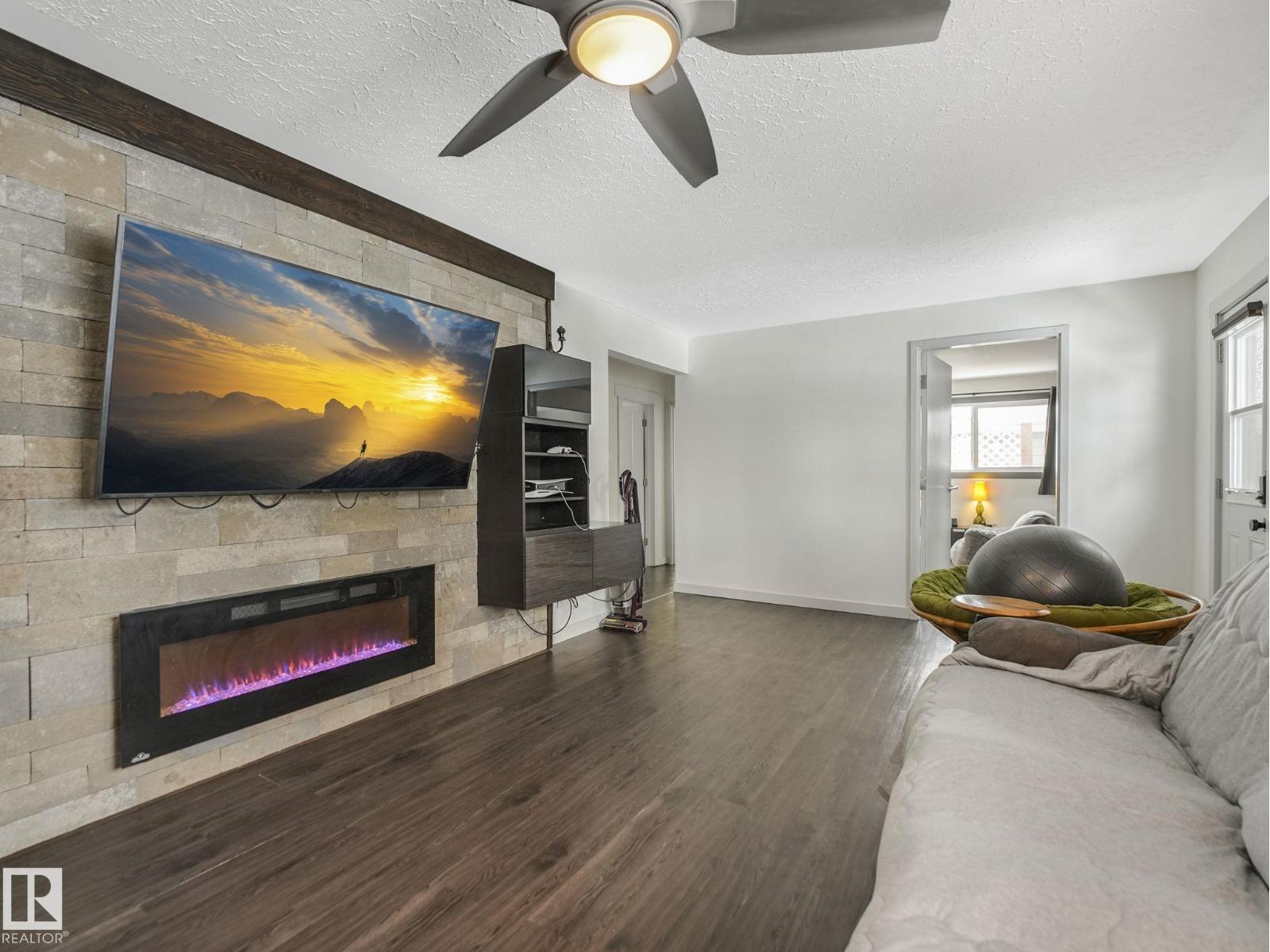 7607 70 AV NW, Edmonton