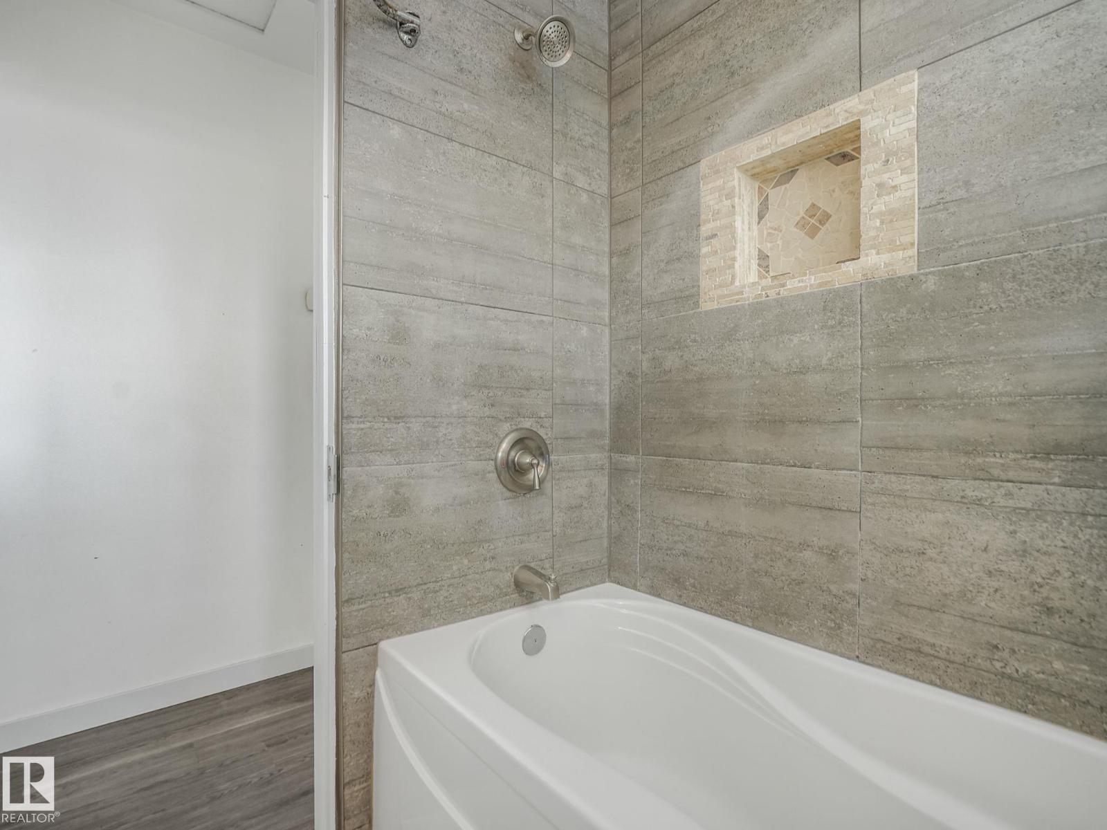 7607 70 AV NW, Edmonton