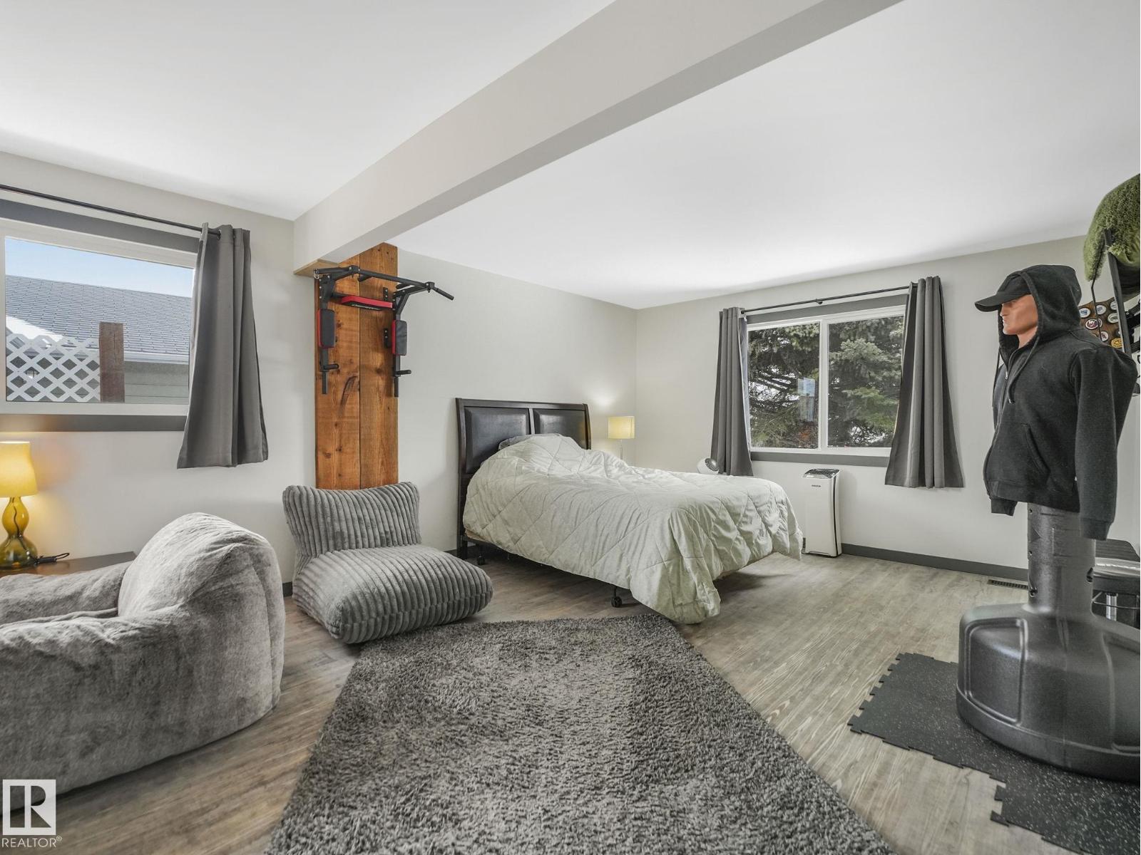 7607 70 AV NW, Edmonton