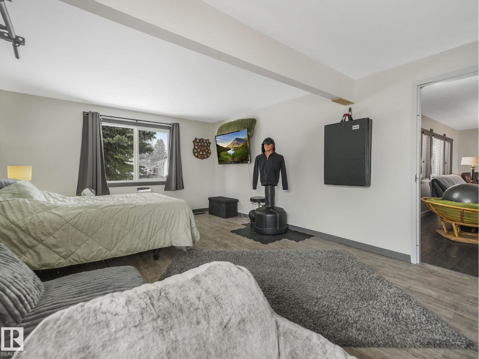 7607 70 AV NW, Edmonton