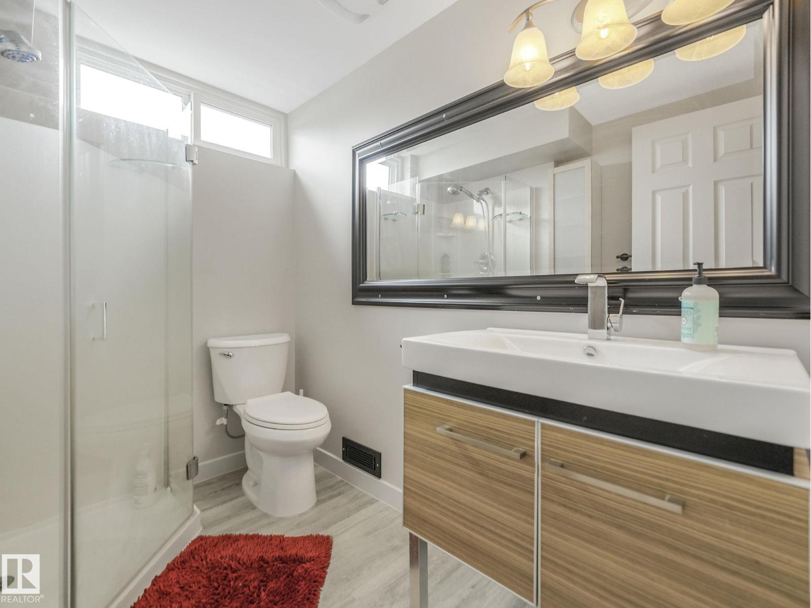 7607 70 AV NW, Edmonton