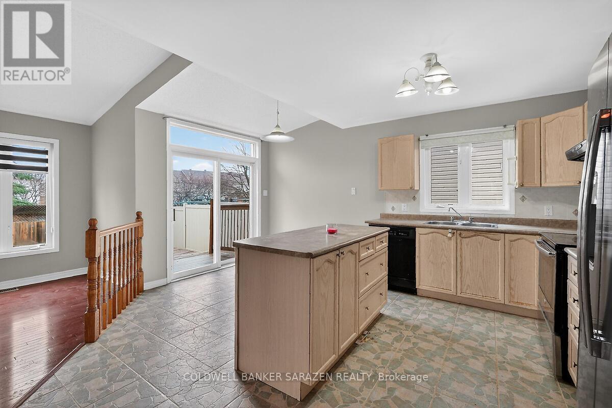 33 RIALTO WAY — photo 13