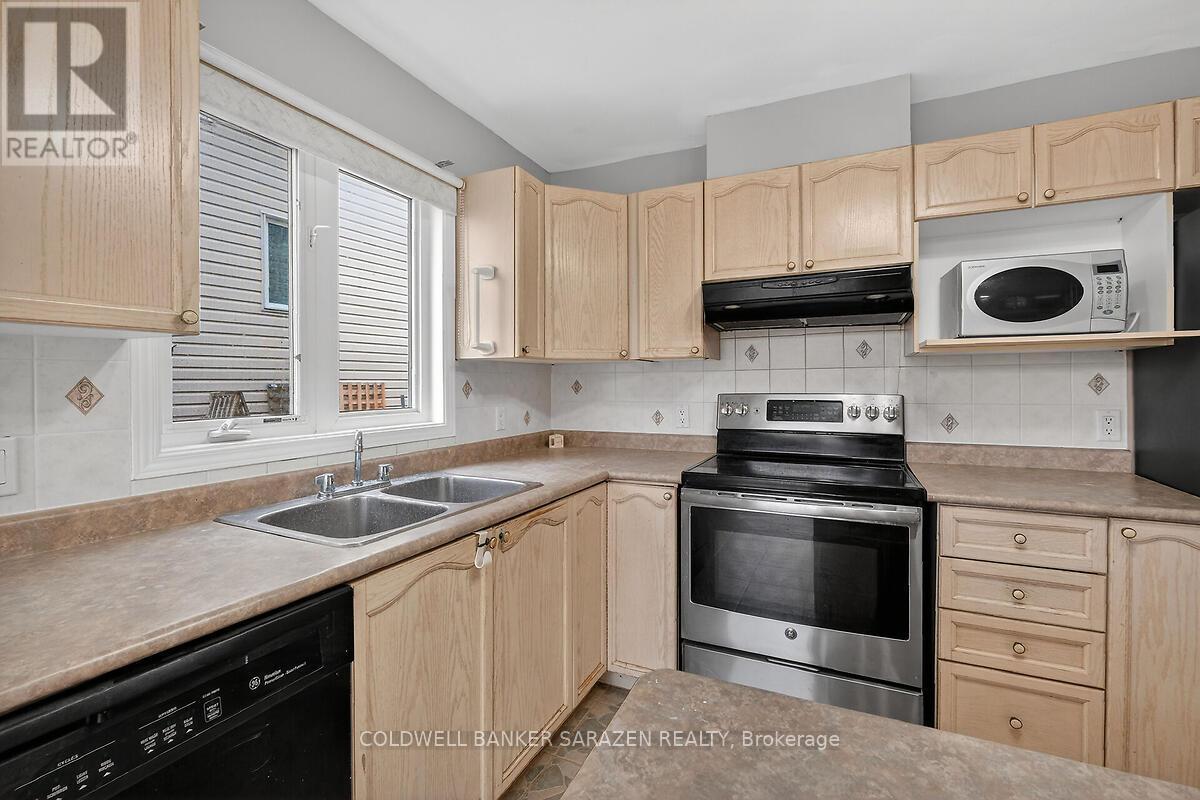 33 RIALTO WAY — photo 15
