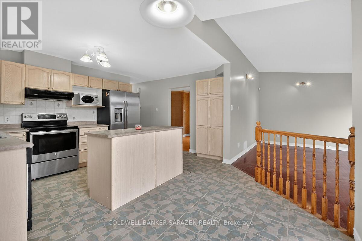 33 RIALTO WAY — photo 17