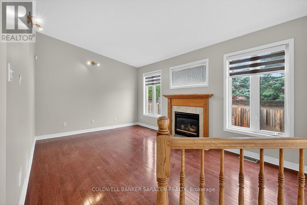 33 RIALTO WAY — photo 18