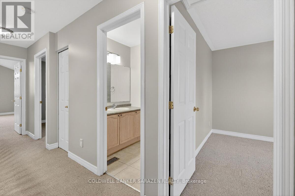 33 RIALTO WAY — photo 27