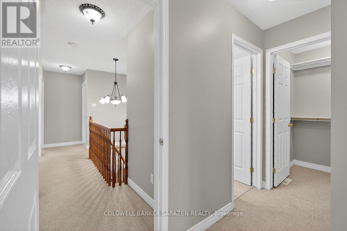 33 RIALTO WAY — photo 35