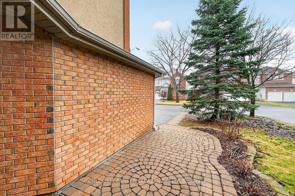 33 RIALTO WAY - 4