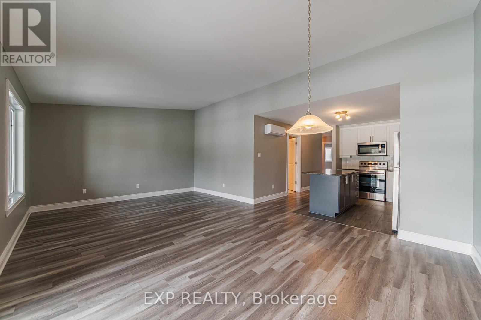 #285 306 MASTERS LANE - 17