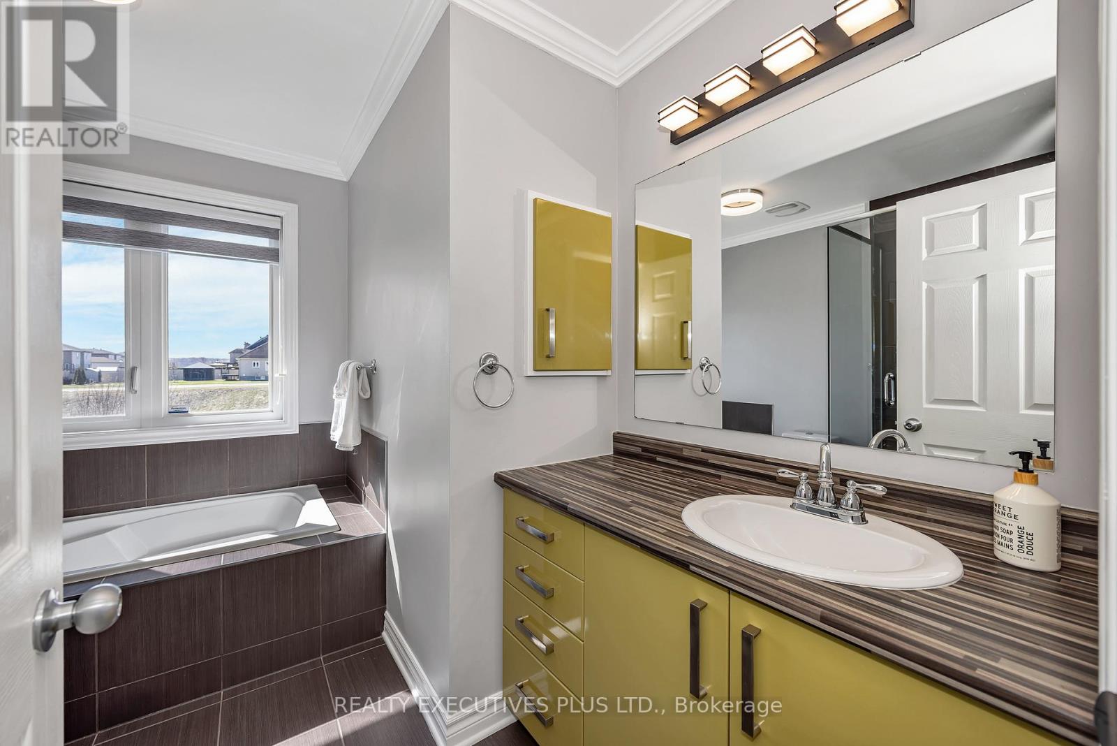 138 CASTEL STREET - 18