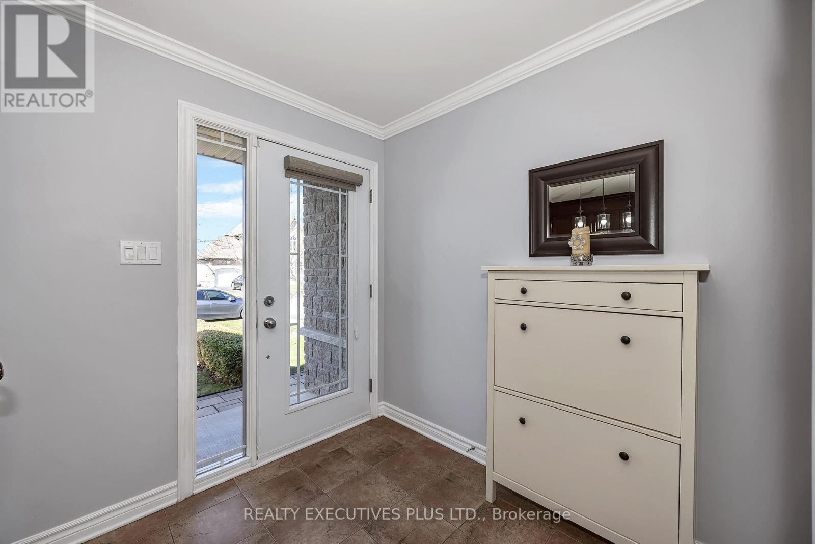 138 CASTEL STREET - Image 3