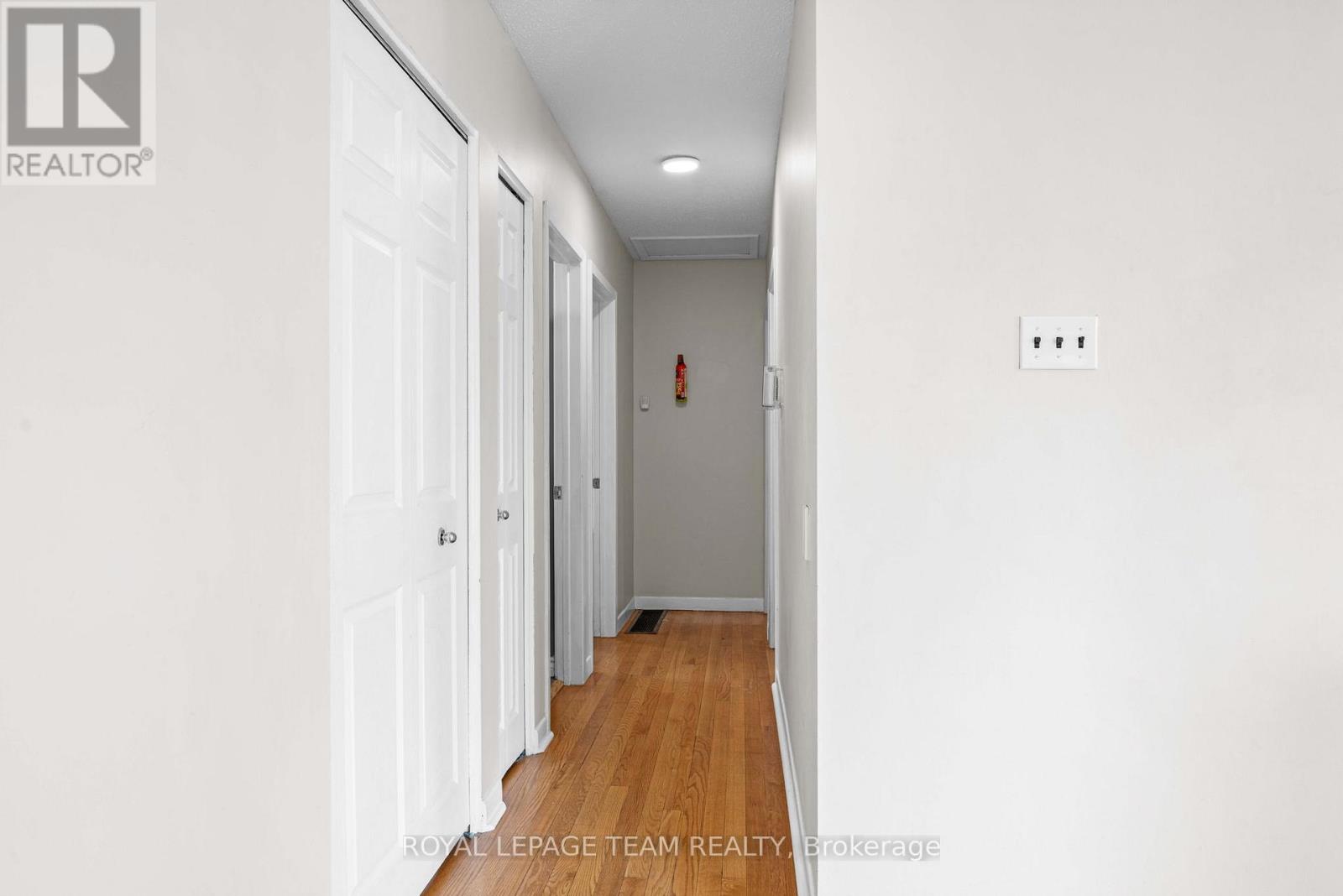 50 HILLIARD AVENUE — photo 13