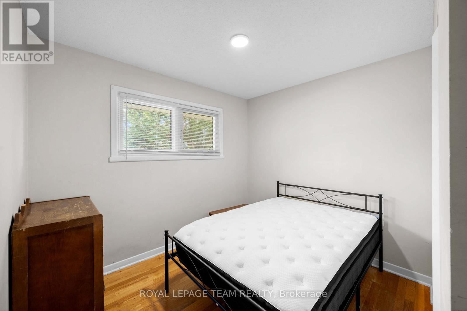 50 HILLIARD AVENUE — photo 15