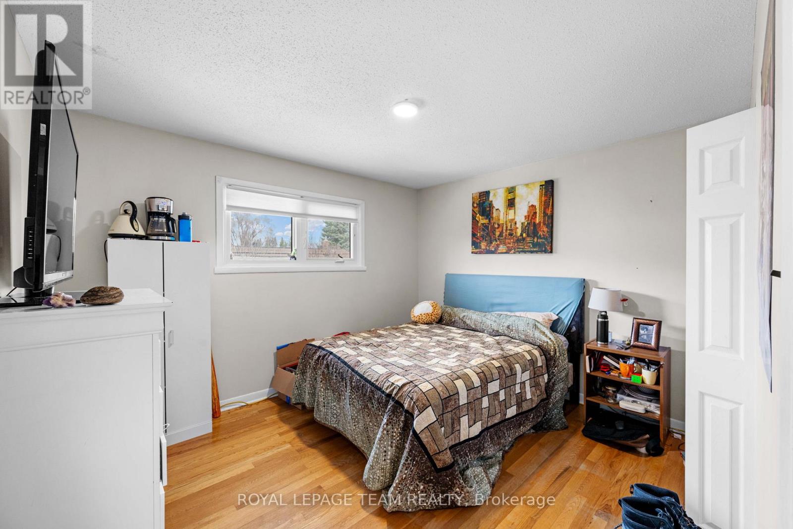 50 HILLIARD AVENUE - 17