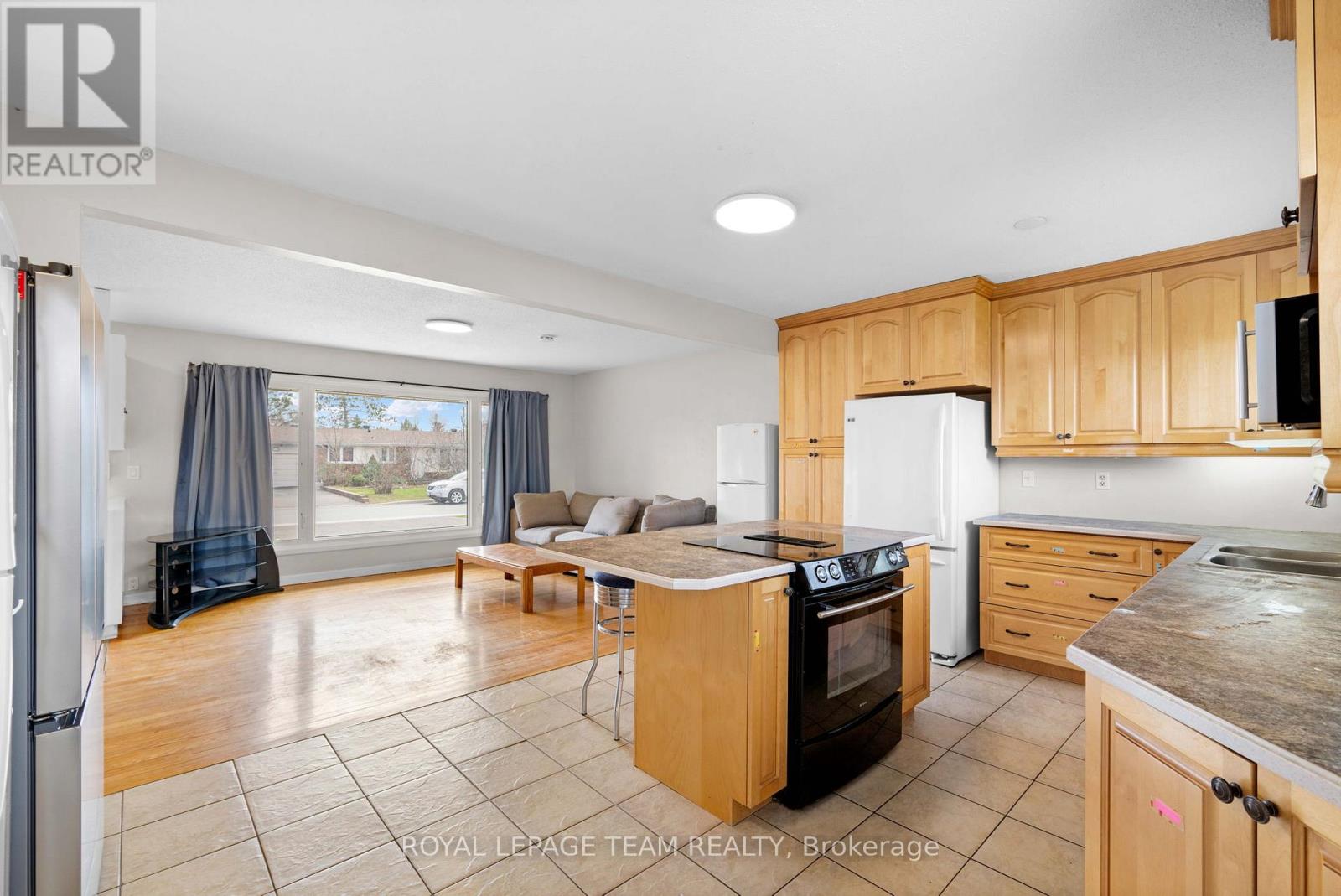 50 HILLIARD AVENUE — photo 8