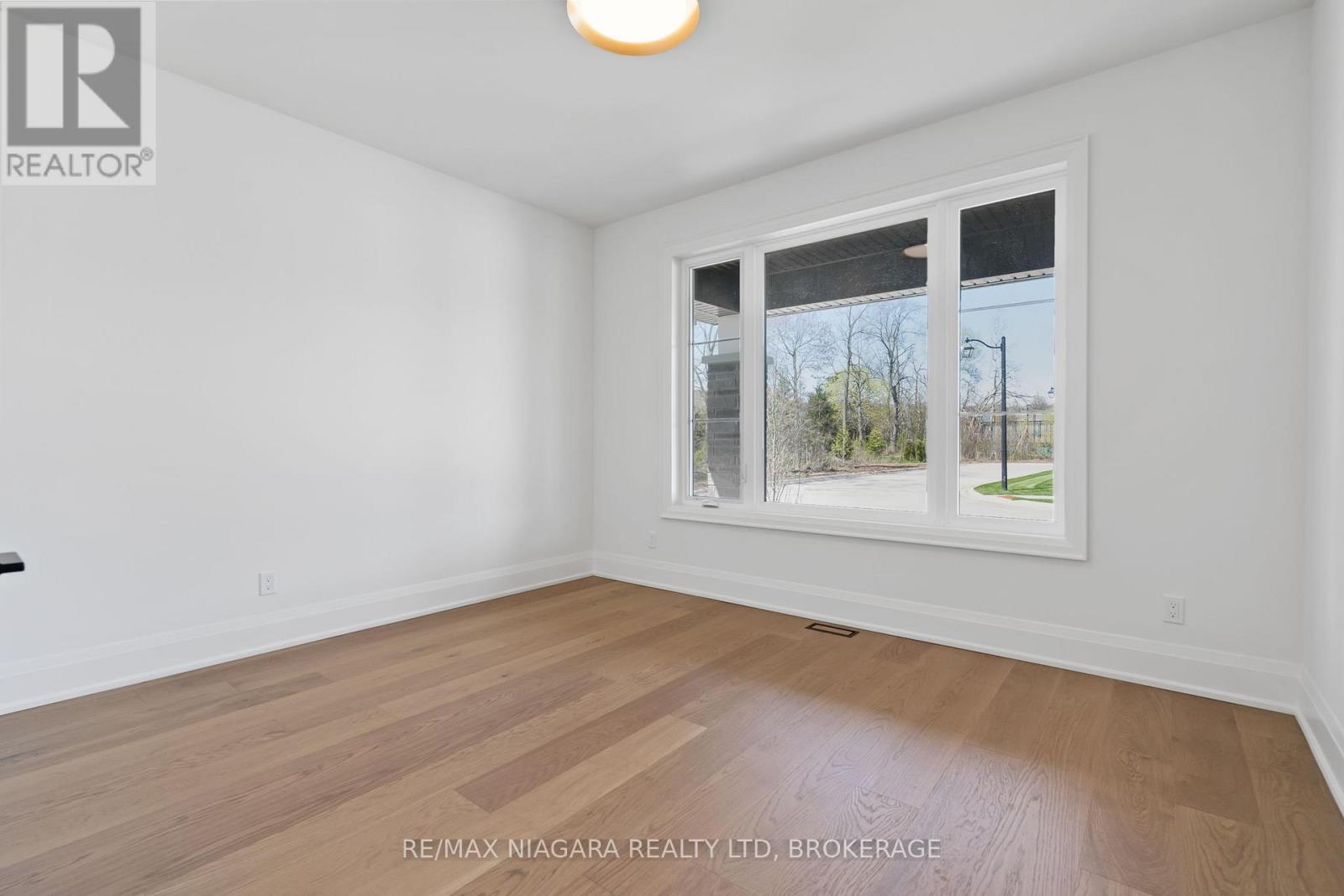 17 ACCURSI CRESCENT - 28