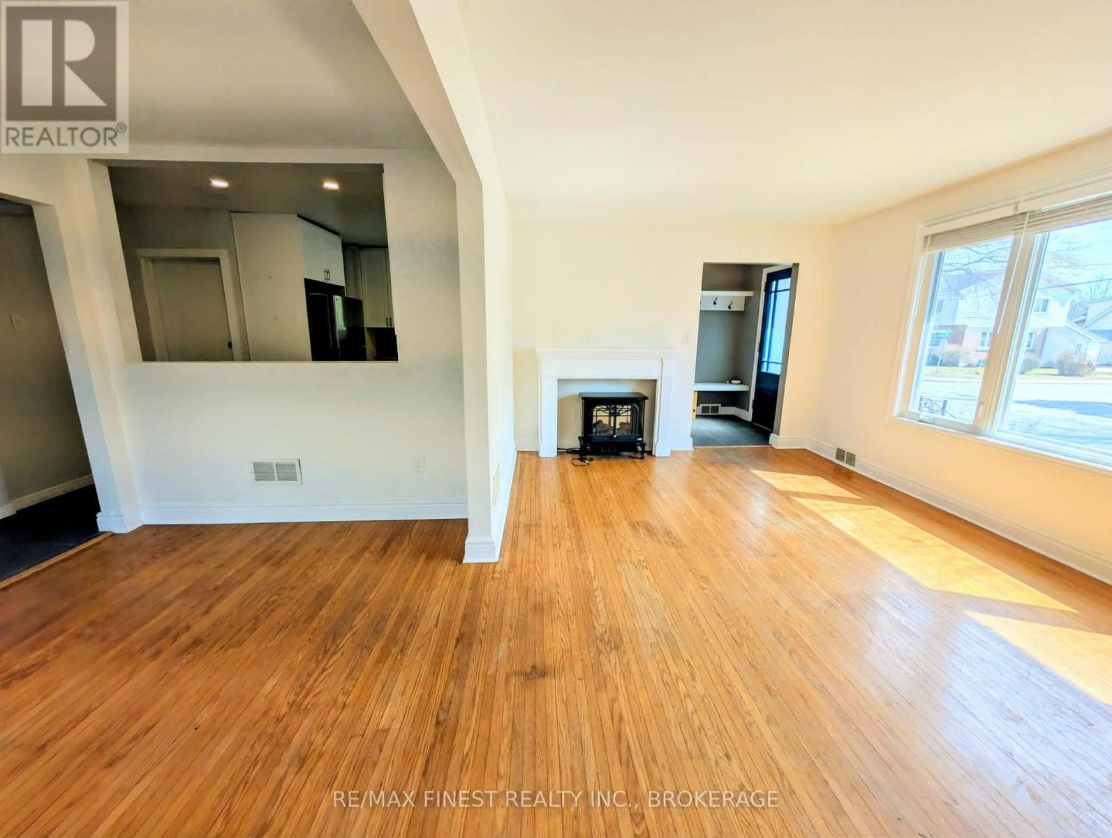 155 CARRUTHERS AVENUE - 10
