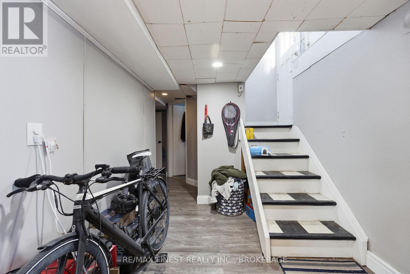 155 CARRUTHERS AVENUE - 12