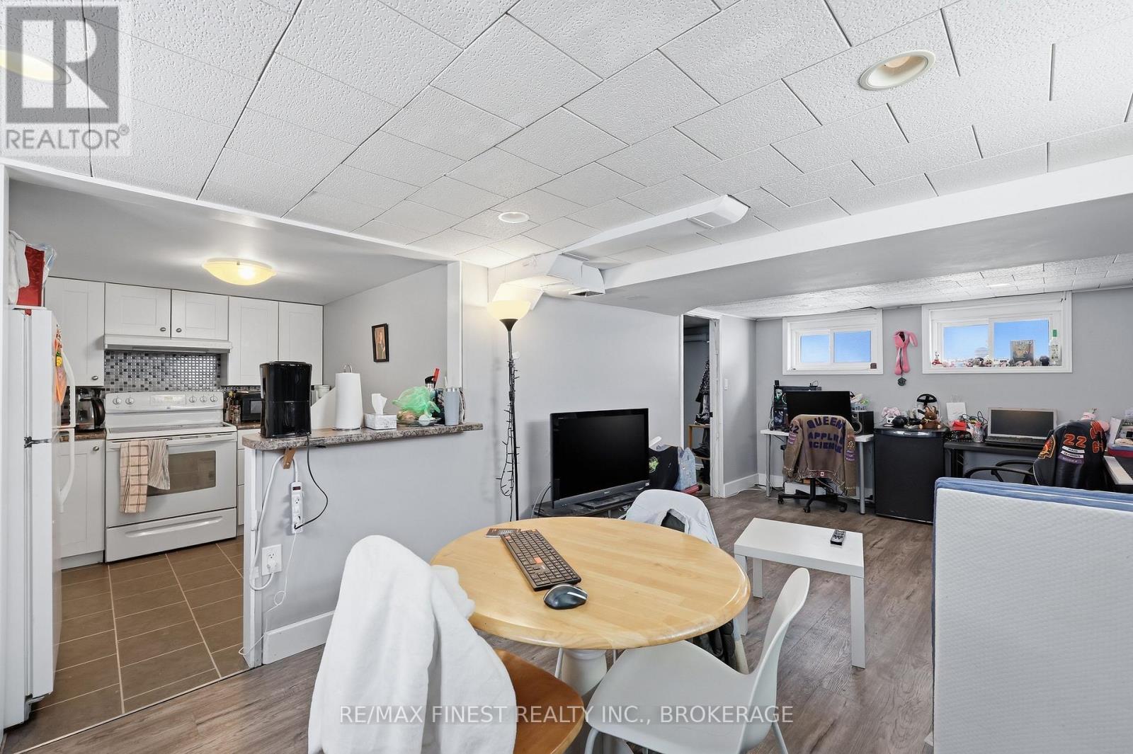 155 CARRUTHERS AVENUE - 15