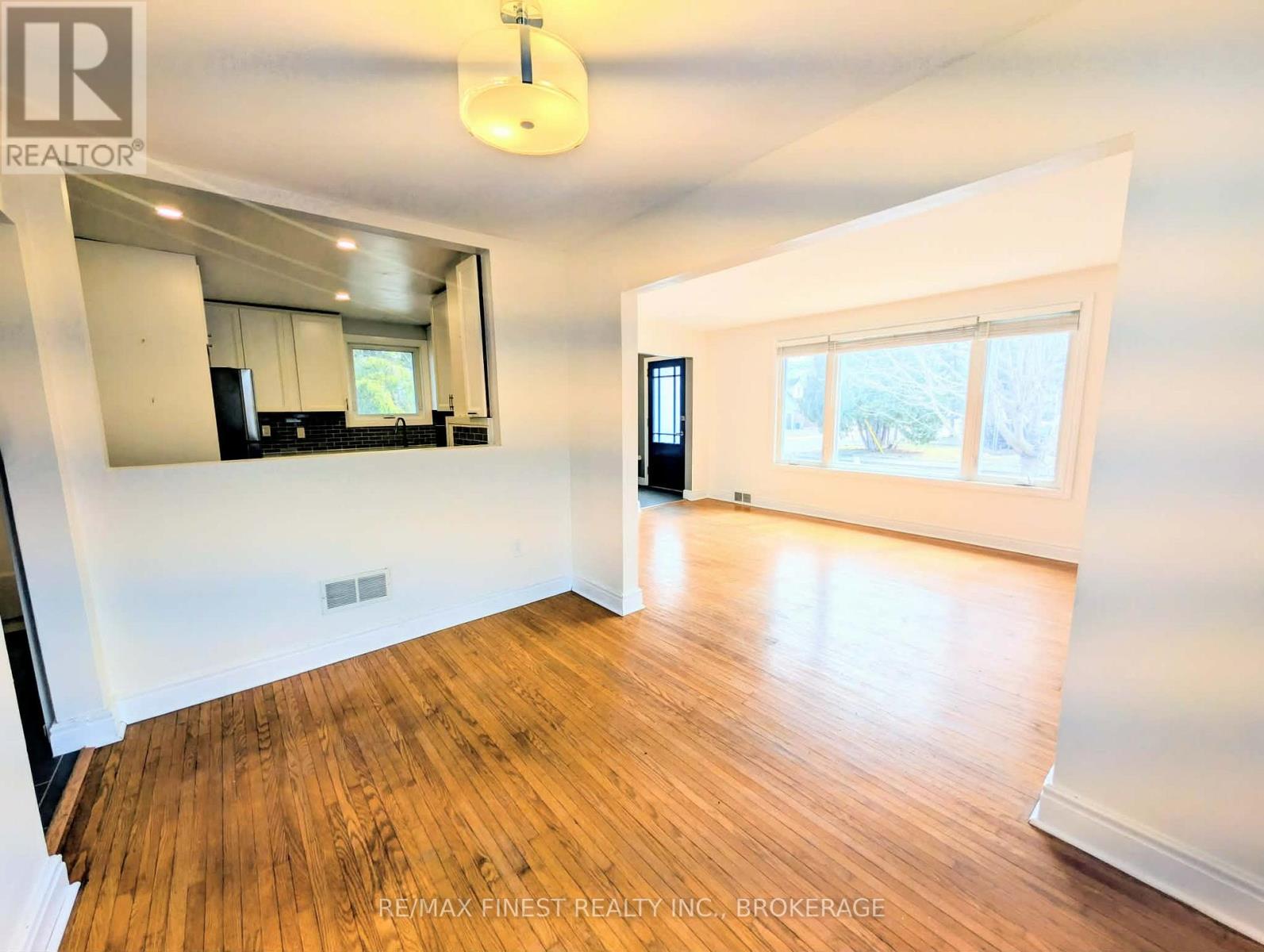 155 CARRUTHERS AVENUE - 7