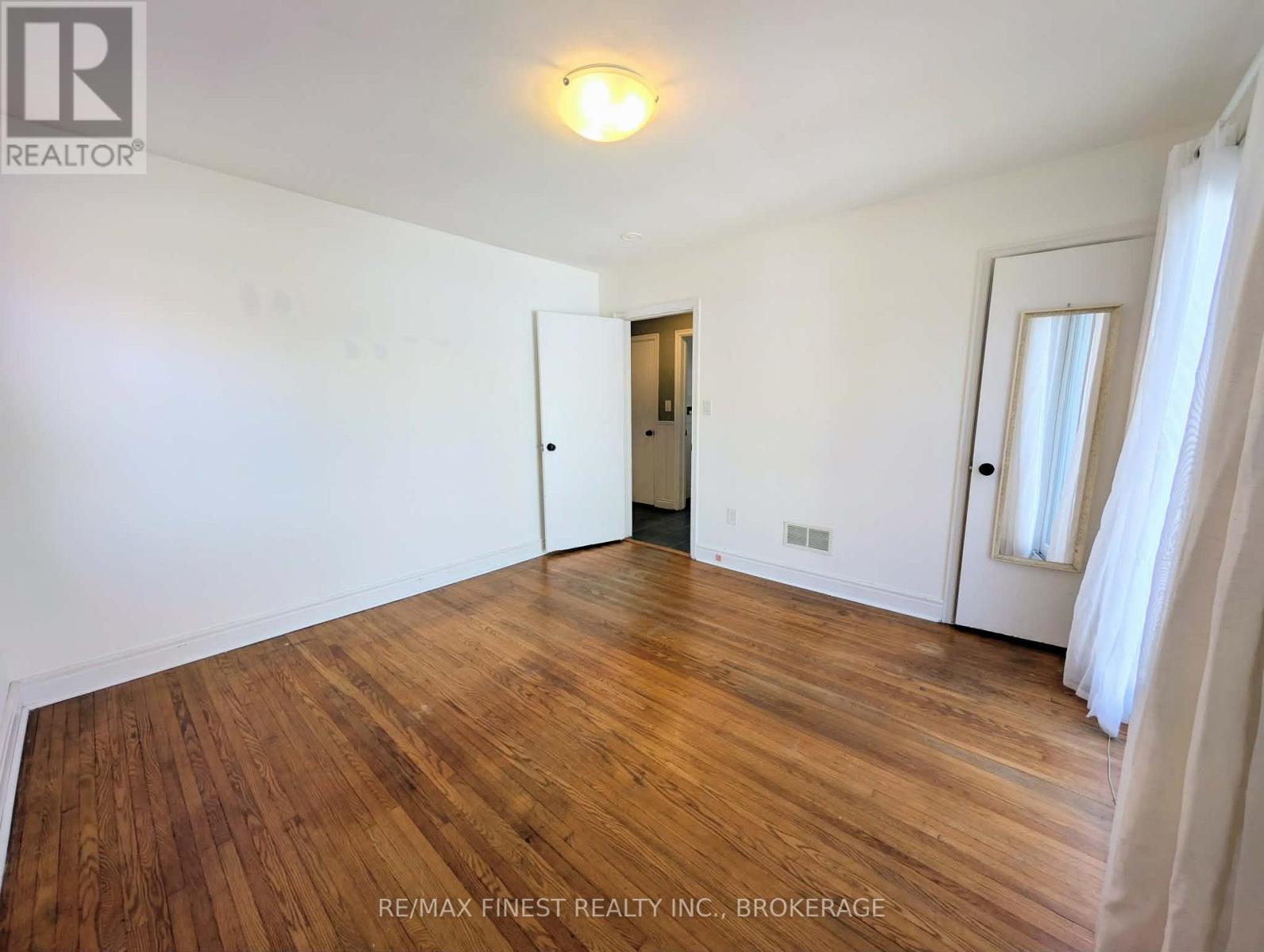 155 CARRUTHERS AVENUE - 8