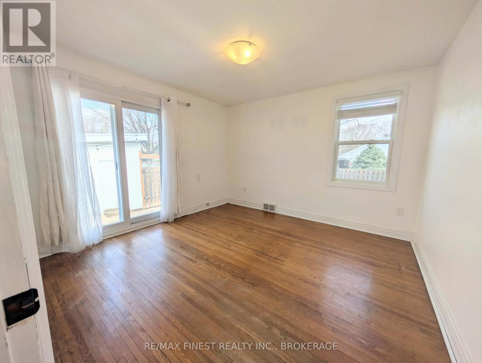 155 CARRUTHERS AVENUE - 9