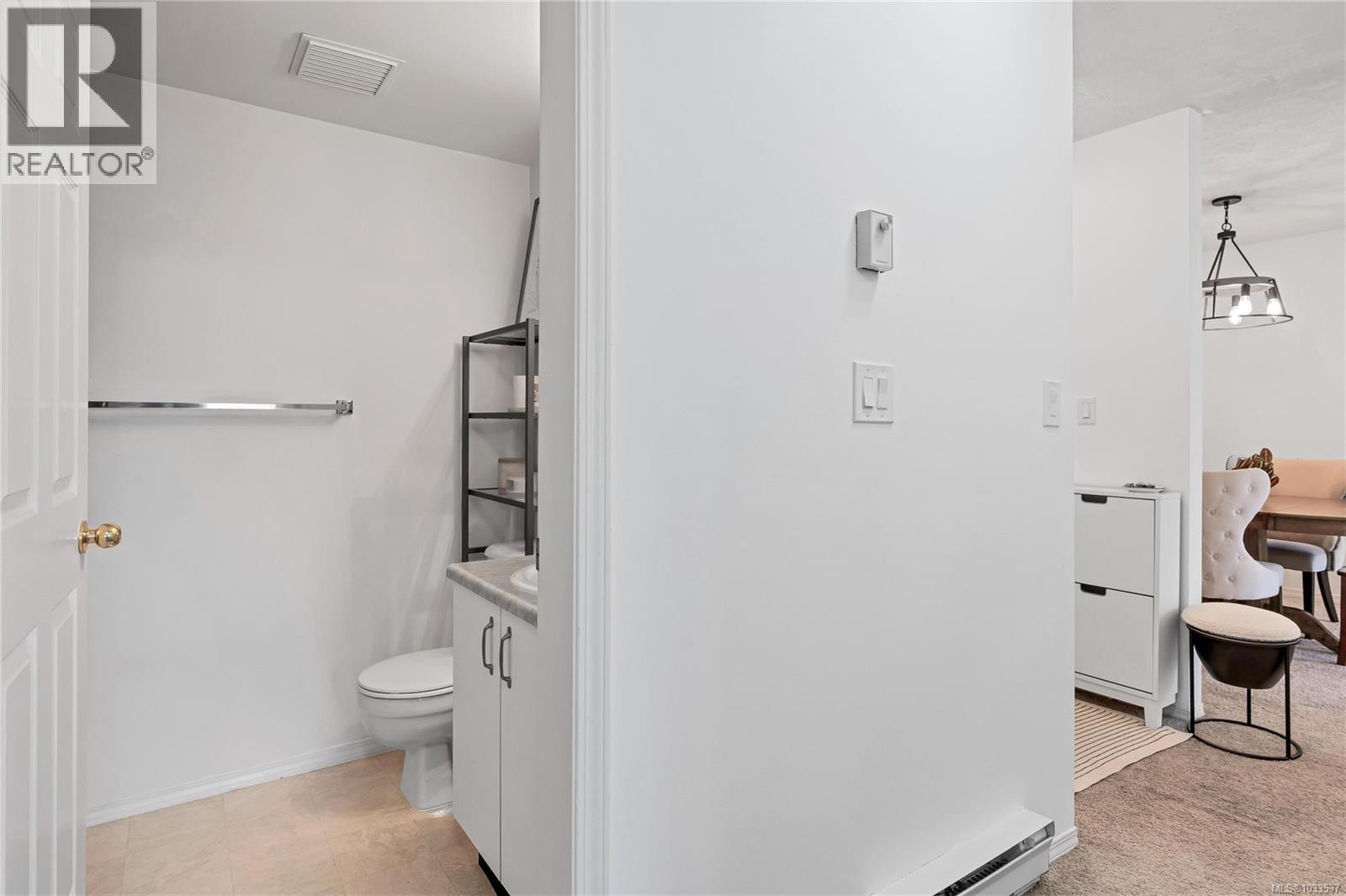 405 3363 Glasgow Avenue, Saanich