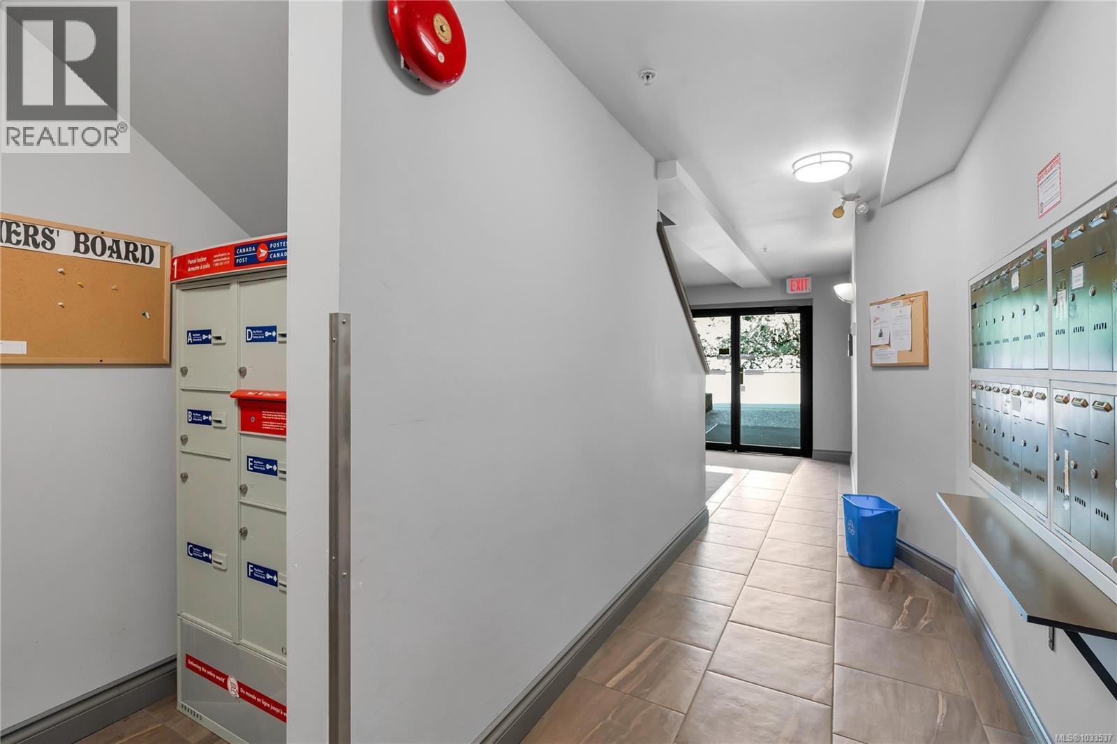 #405 3363 Glasgow Ave - 29