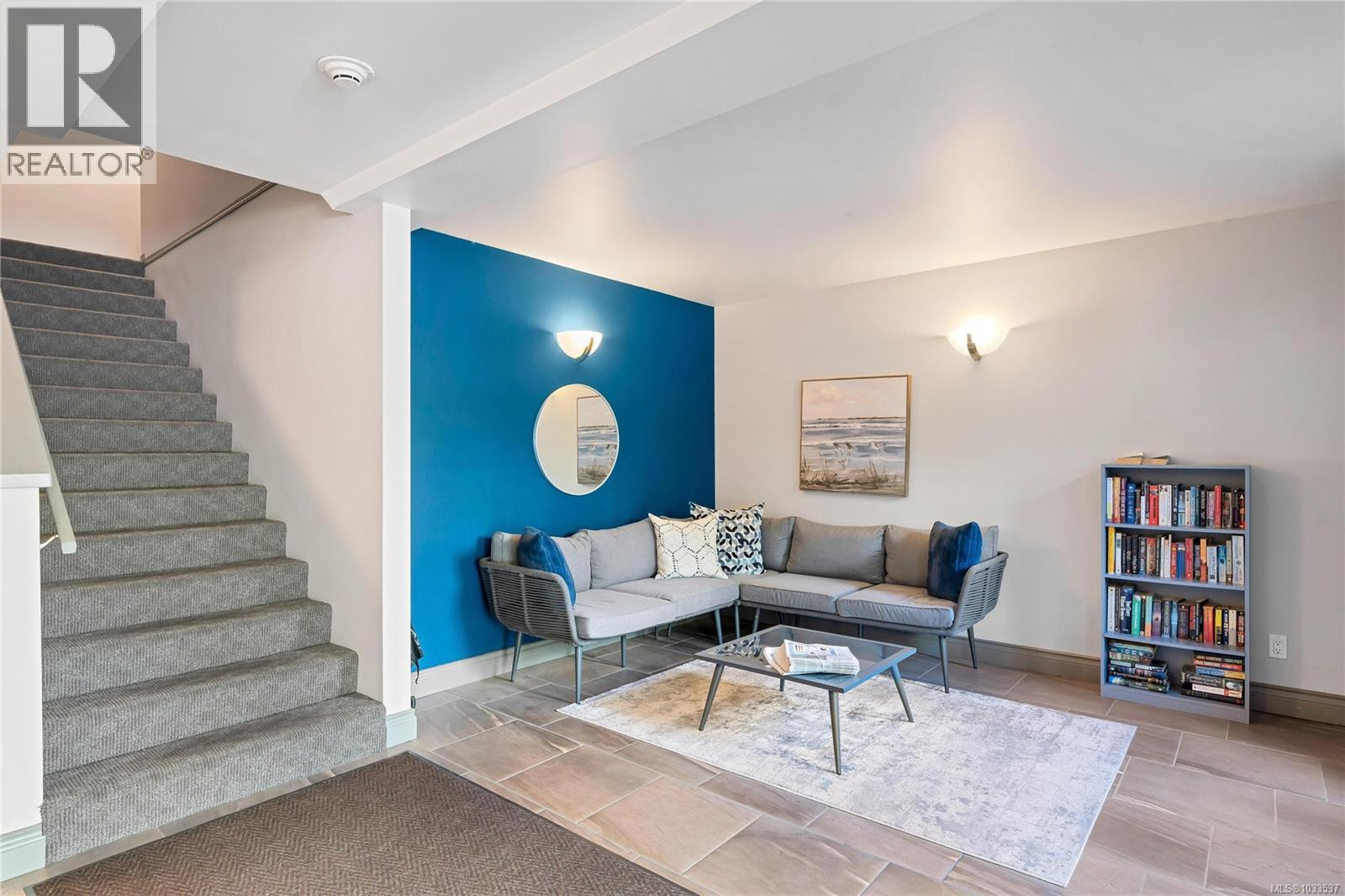 405 3363 Glasgow Avenue, Saanich